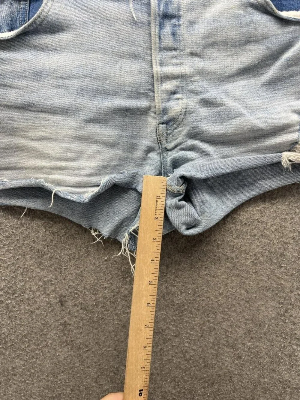 Levi's 501 Denim Bermuda Shorts Womens 38 Blue Distressed Cutoff 5 Pocket Casual